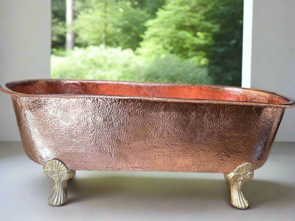 Antique Brass Hammered Bathtub Bathtub product photo