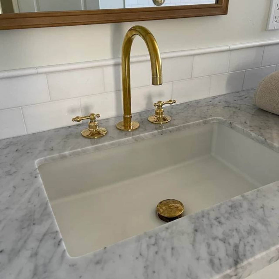 Unlacquered Brass Deck Mounted Bathroom Faucet Lever Handle Bathroom Faucets product photo